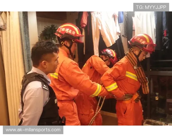 “生死瞬间：危机中的英雄救援”，生死危难之际